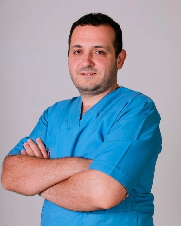 Γιατρός ρευματολόγος Michalis Louka